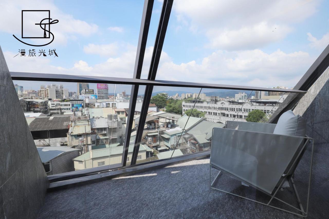 Slow Town Hotel-Glowing Taichung Extérieur photo