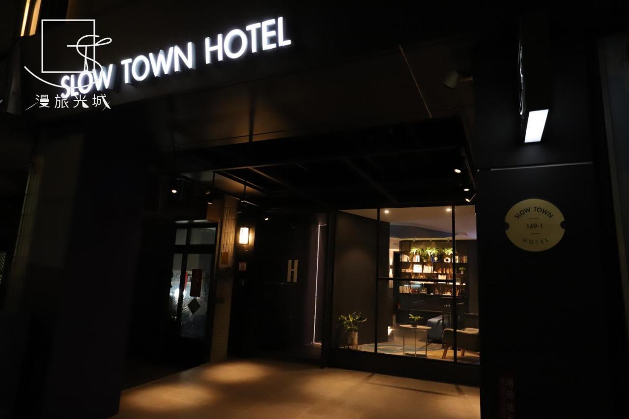 Slow Town Hotel-Glowing Taichung Extérieur photo