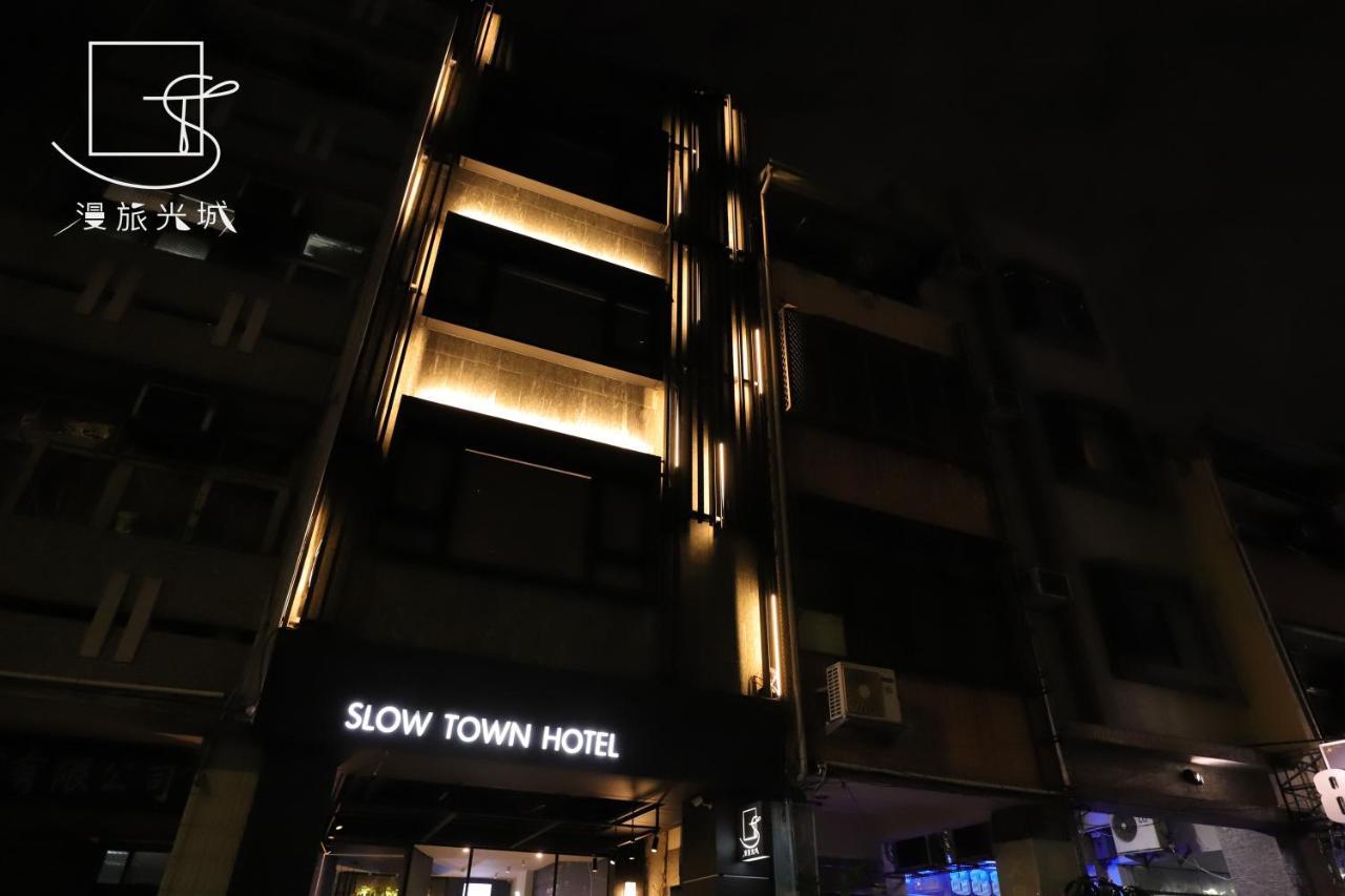 Slow Town Hotel-Glowing Taichung Extérieur photo
