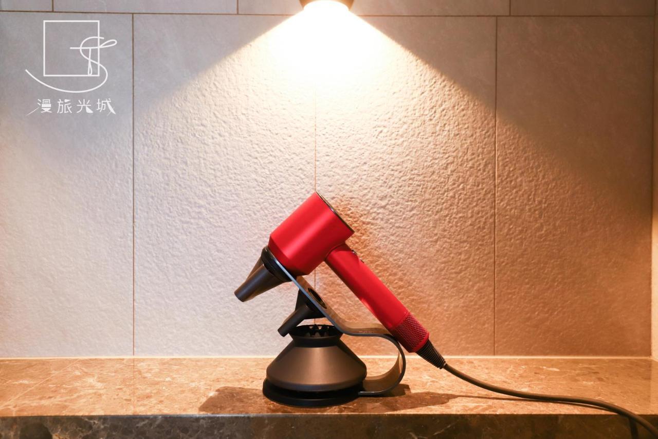 Slow Town Hotel-Glowing Taichung Extérieur photo